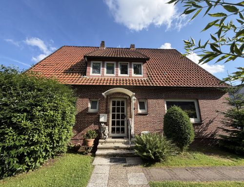 Charmantes Einfamilienhaus mit großzügigem Grundstück und Saunahaus